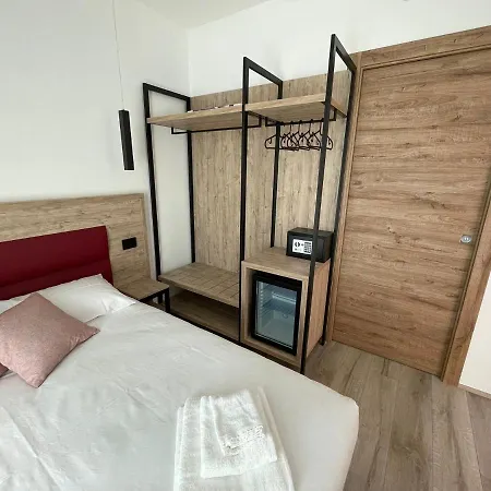 Bari Airport Rooms-3